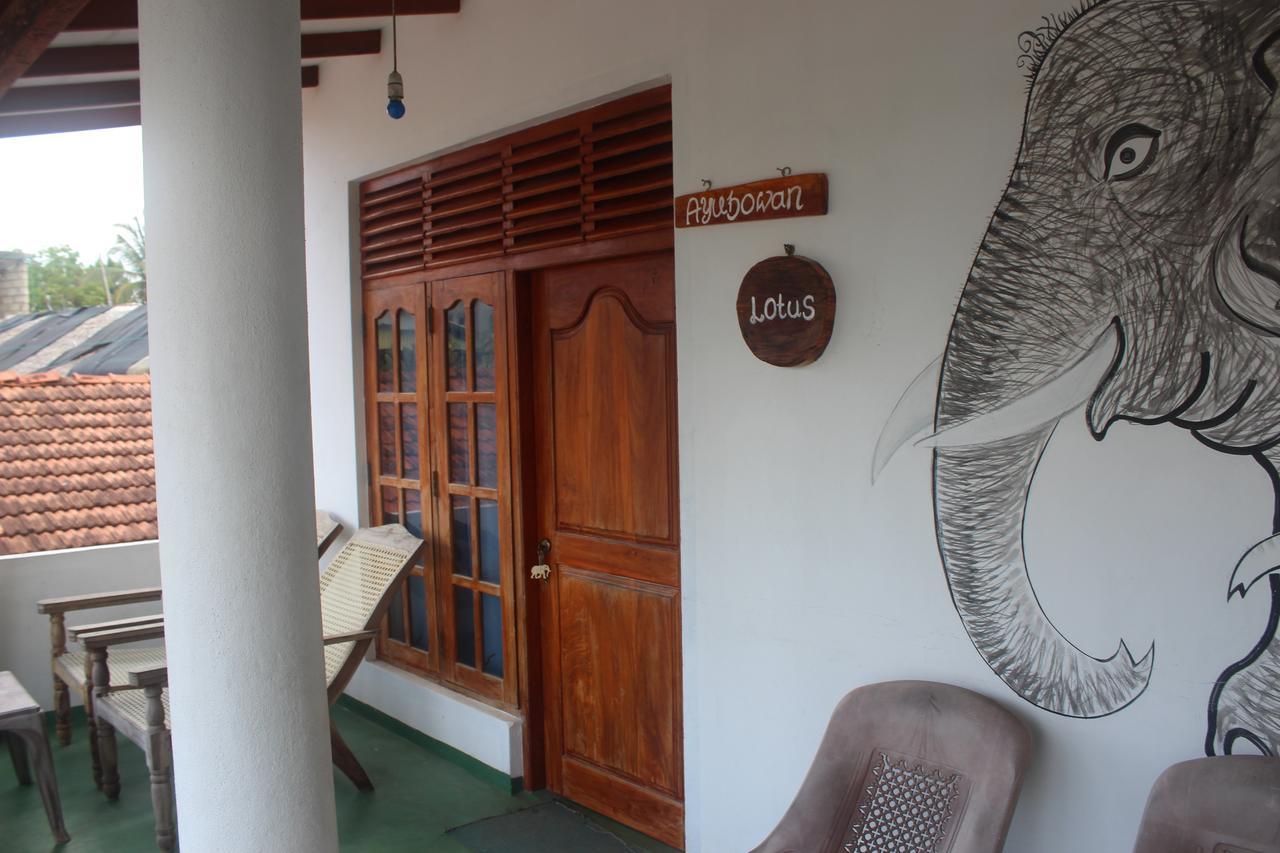 Julie Guest House Тангалла Экстерьер фото