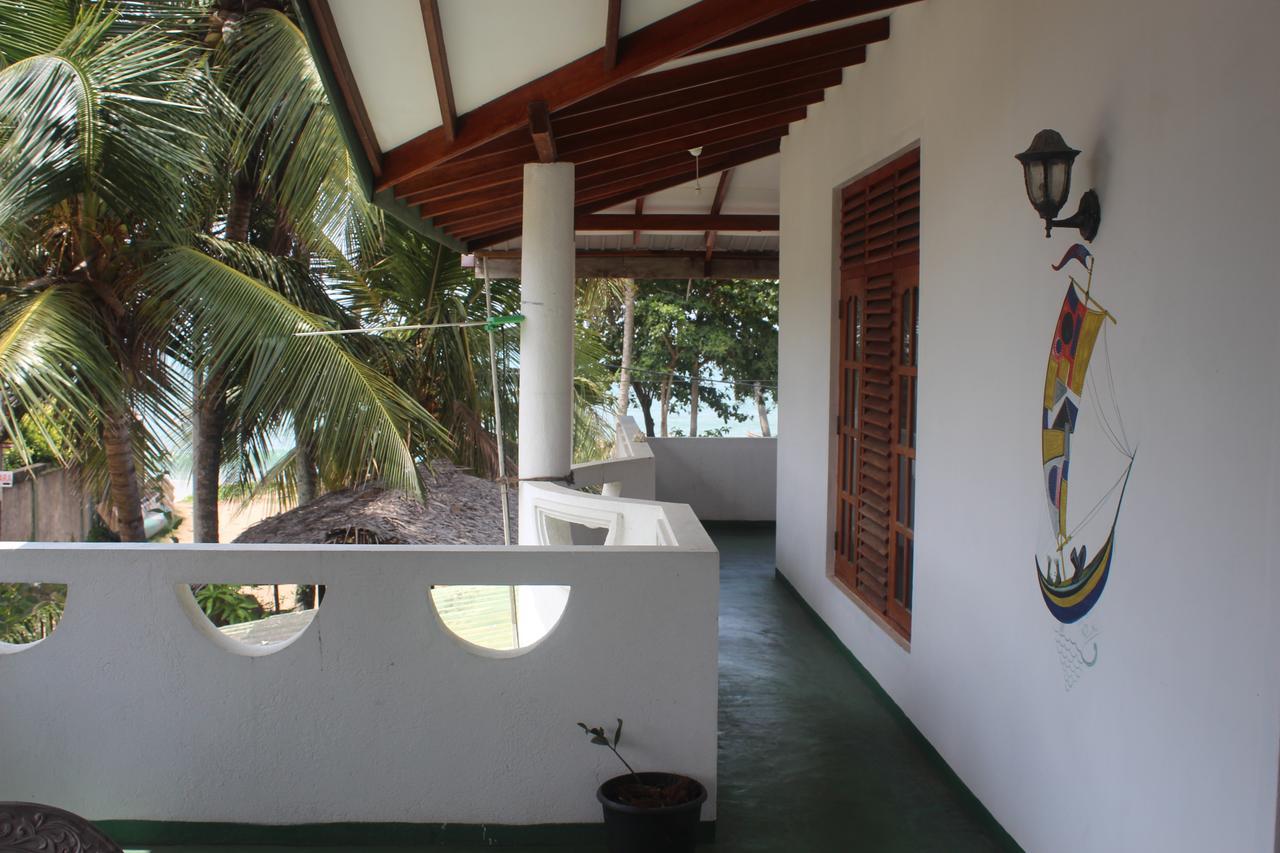 Julie Guest House Тангалла Экстерьер фото