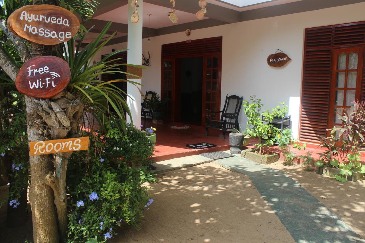 Julie Guest House Тангалла Экстерьер фото