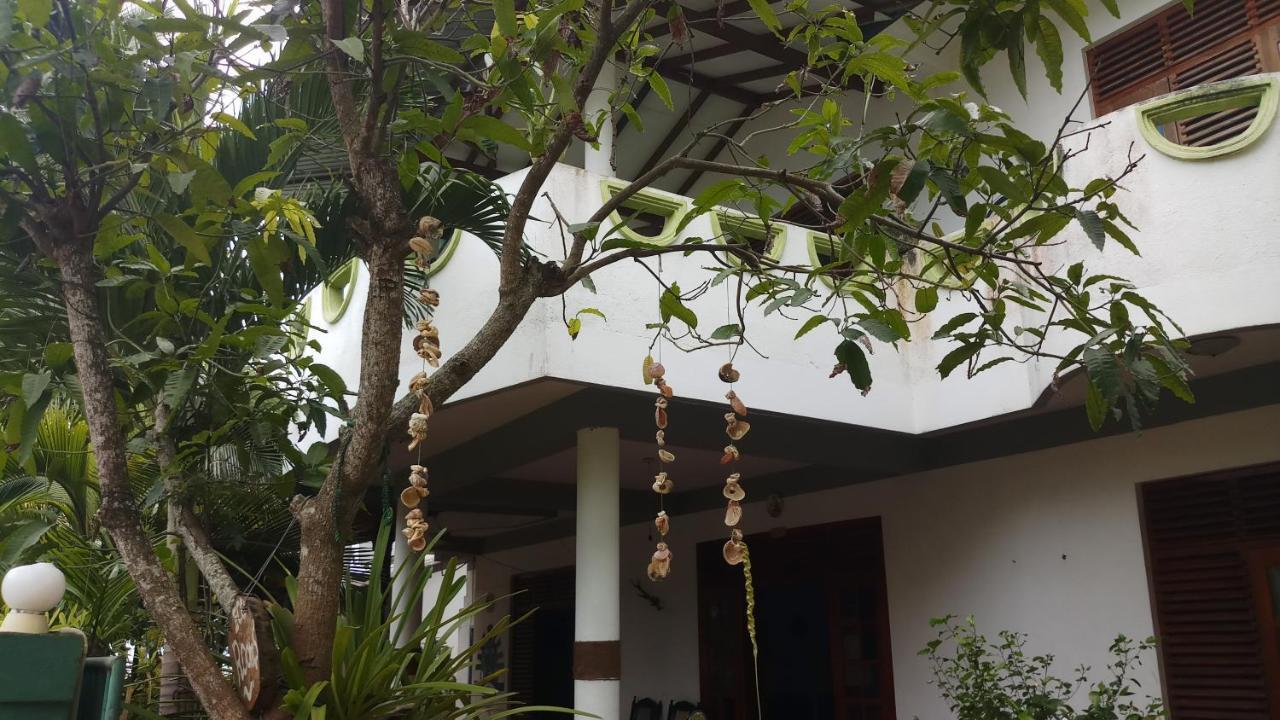 Julie Guest House Тангалла Экстерьер фото