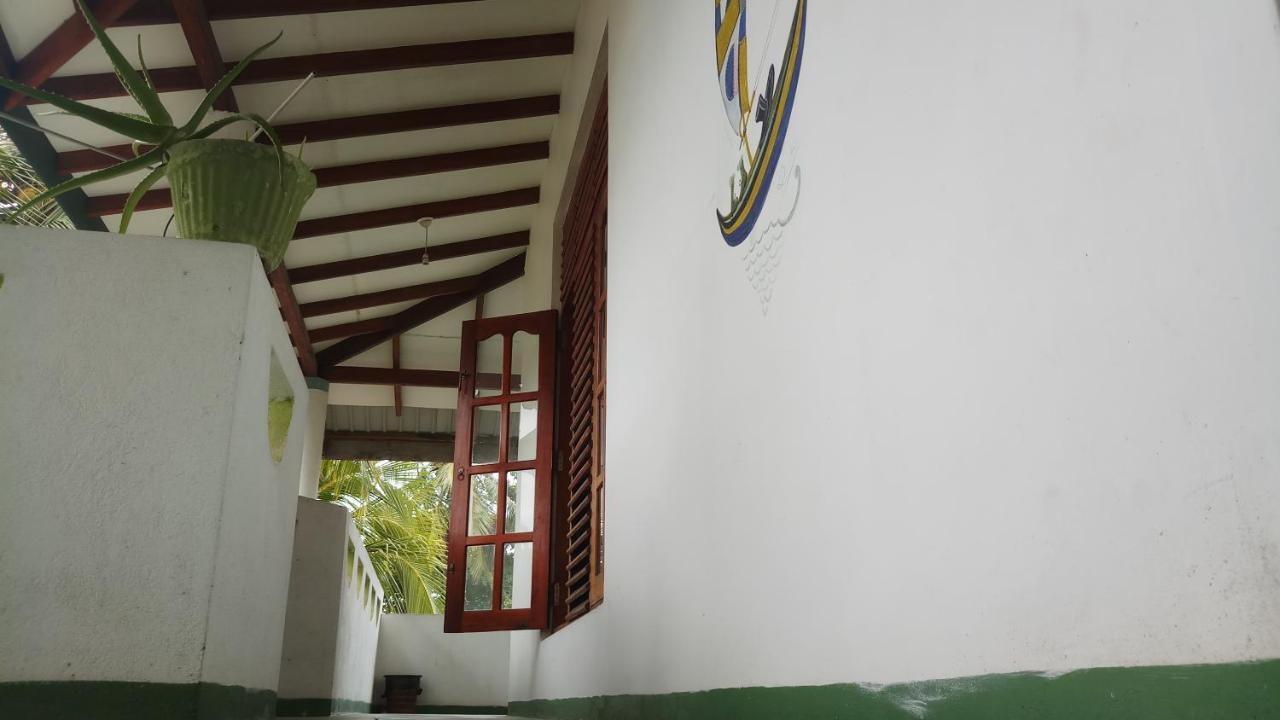 Julie Guest House Тангалла Экстерьер фото